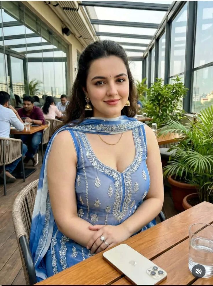 Urmila - Premium escort in HITEC City Hyderabad, age 26